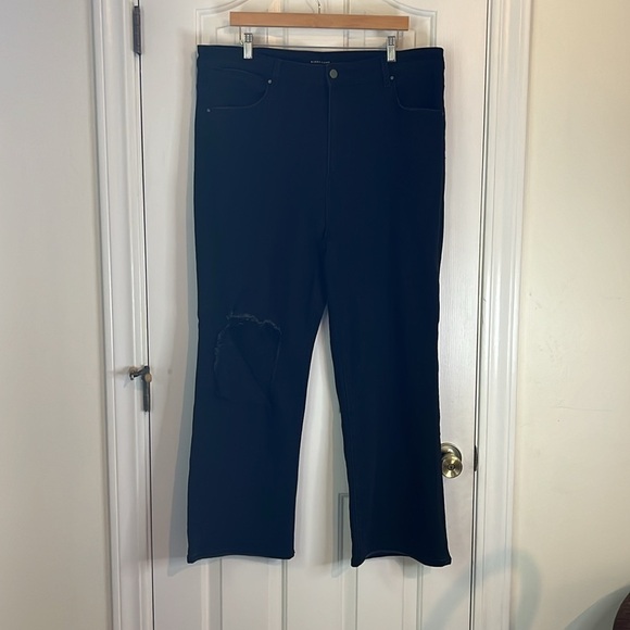 Risen Jeans | Yasmin Relaxed Wide Leg Distressed Denim Plus Size 3XL in Black - Picture 5 of 13